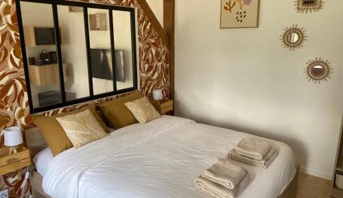Queen Room with Pool View