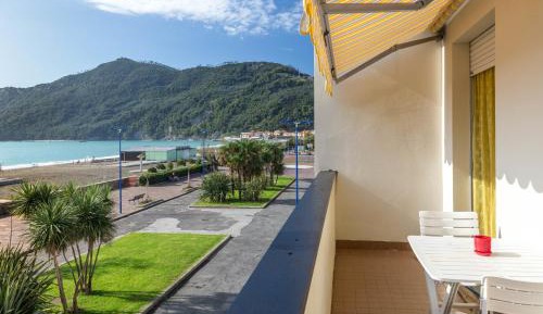 One-Bedroom Apartment with Sea View