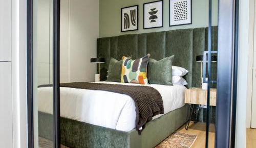 One-Bedroom Apartment with Balcony