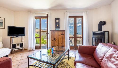 Superior One-Bedroom Apartment with Balcony