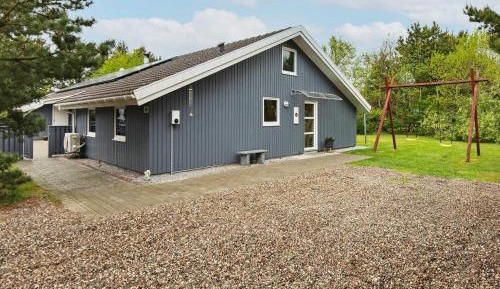 Five-Bedroom Holiday Home