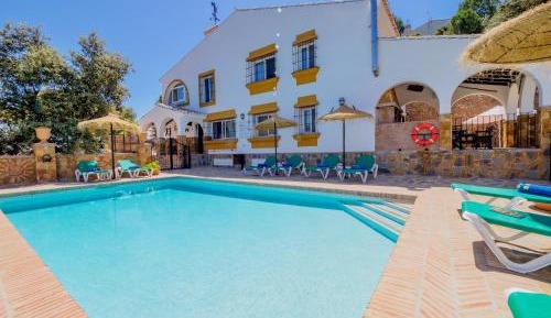 Eight-Bedroom Villa
