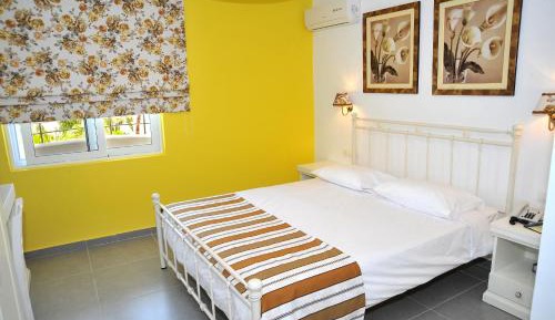 One - Bedroom Suite With Sea View ( 4 Adults)