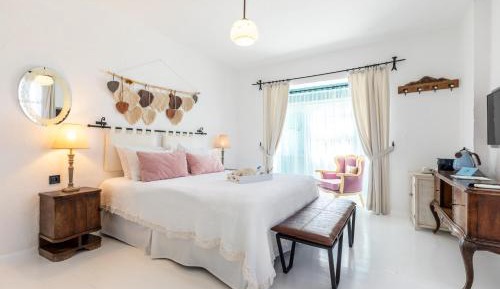 Superior Room with Bay Window