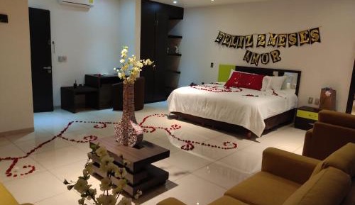 King Studio with Sofa Bed
