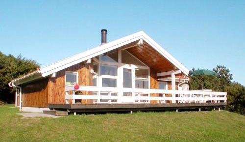 Three-Bedroom Holiday Home 