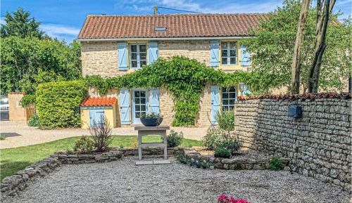 One-Bedroom Holiday Home