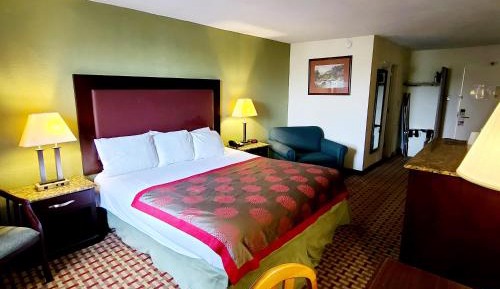 Deluxe King Room