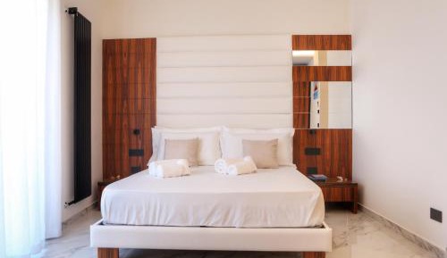 Deluxe Double Room with Balcony and Sea View