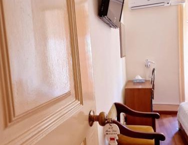 Double Room with Partial River View and Balcony with shared bathroom