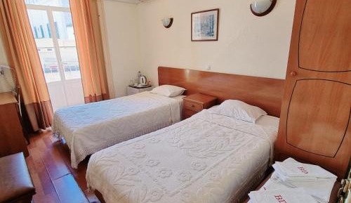 Double Room with Partial River View with shared bathroom