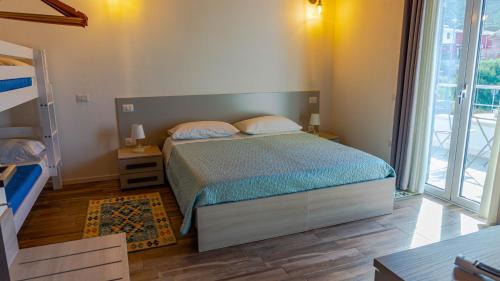 Quadruple Room with Private Bathroom