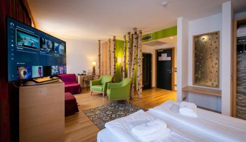 Suite with Hot Tub and Calidarium (Roman Bath)
