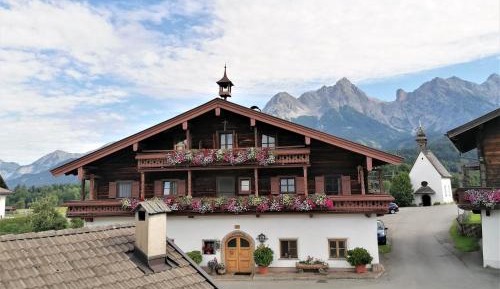 One-Bedroom Apartment with Balcony