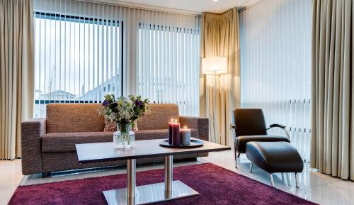 Deluxe One-Bedroom Suite with Balcony