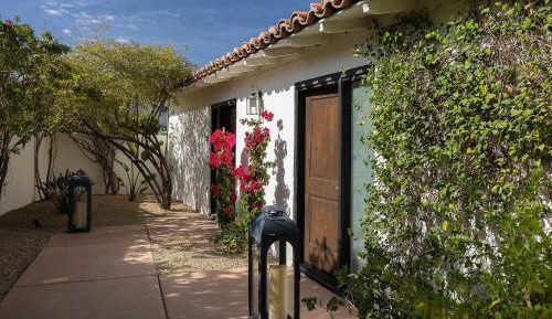 Patio Bungalow