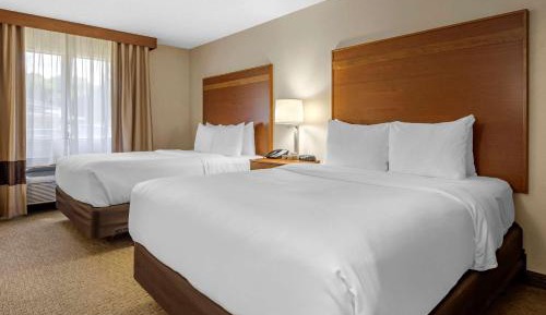 Queen Room with Two Queen Beds with Accessible Tub - Accessible/Non-Smoking