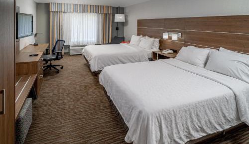 Standard Queen Room with Two Queen Beds - Communications Accessible