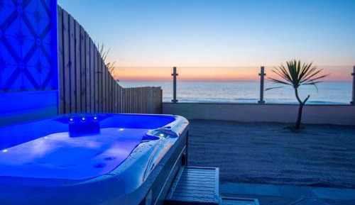 Suite with Hot Tub - Pet Friendly