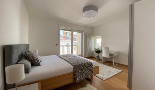 Apartment with Pool View 