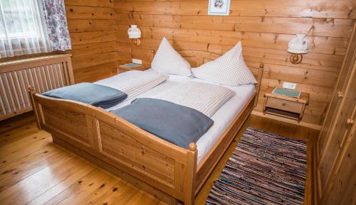 Double or Twin Room with Mountain View