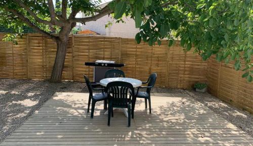 Apartment with Garden View