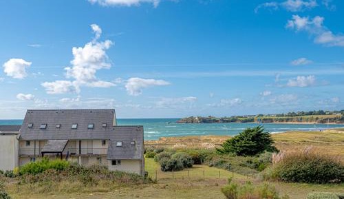 Two bedroom apartment with Sea view