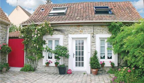 One-Bedroom Holiday Home