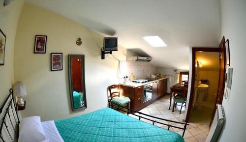 Studio (2 Adults)