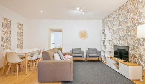 Two-Bedroom Apartment (6 Adults)