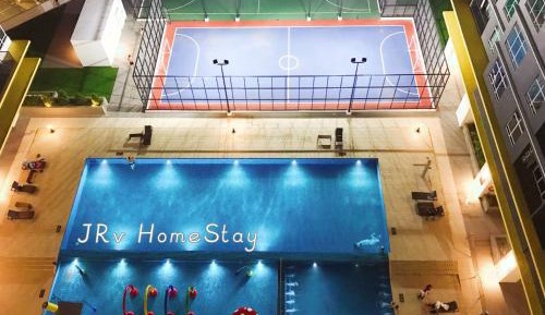 Apartment with Pool View 