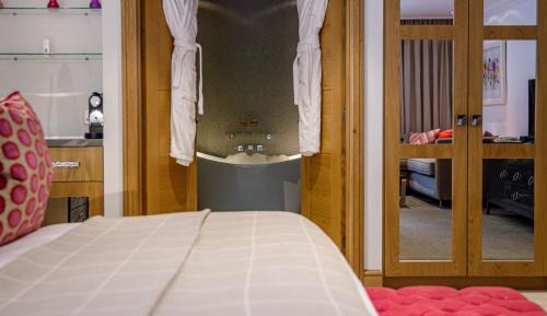 Luxury Garden Suite
