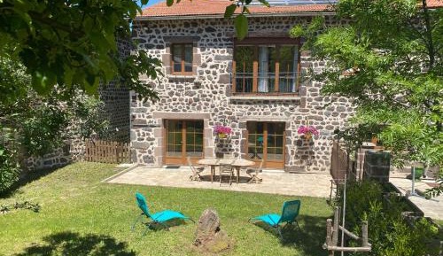 Holiday Home (8 Adults)