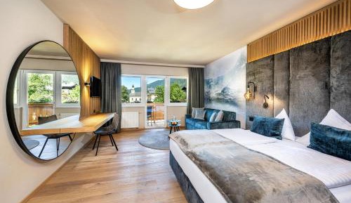 Comfort Double Room with Balcony and Mountain View