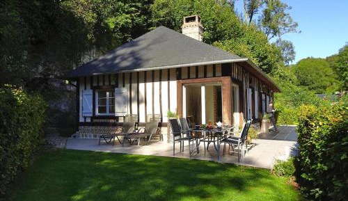 Two-Bedroom Holiday Home