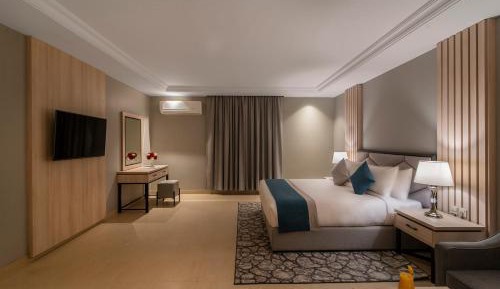 Deluxe King Room