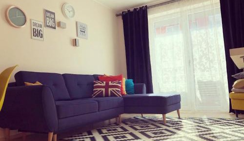 Apartment with Mountain View