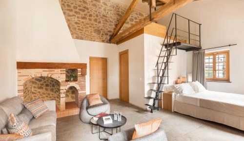 Deluxe Suite with Spa Bath