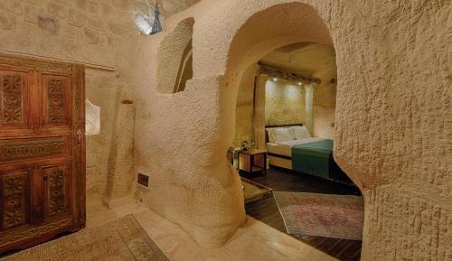 Deluxe King Suite