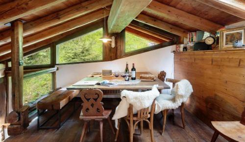 Apartment with Mountain View