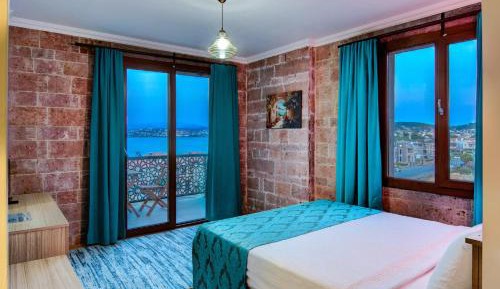 Double Room with Balcony and Sea View