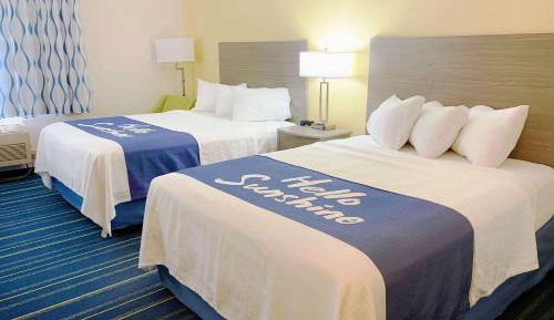 Queen Room with Two Queen Beds - Non-Smoking