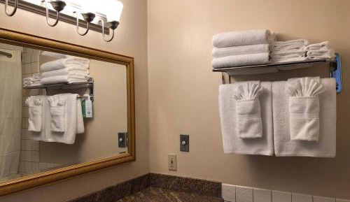 Queen Room with Two Queen Beds - Harbor View
