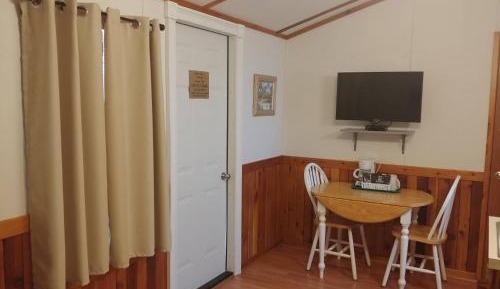 Half Duplex Themed Cabins
