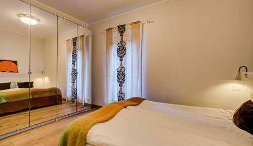 Two-Bedroom Apartment with Mountain View