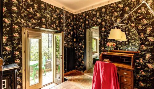 Suite with Garden View