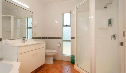 Studio with Spa Bath