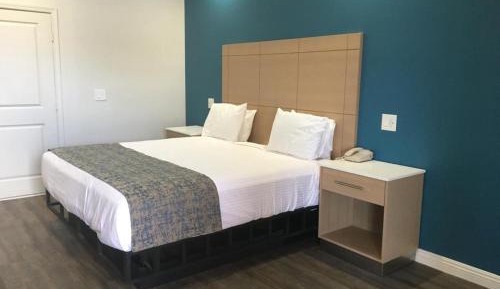 Deluxe King Room Upstairs
