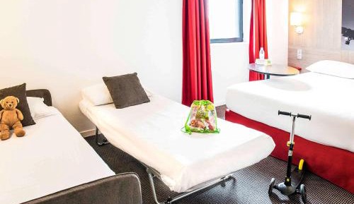 Room with a Double Bed and Twin Beds