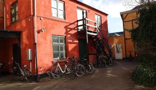 Apartment with Shower
